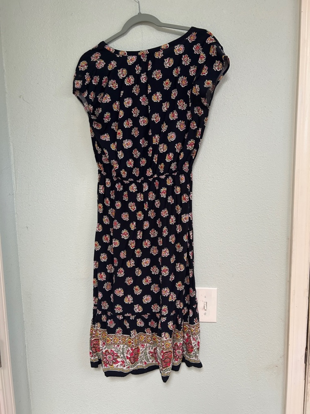 Ann Taylor LOFT Navy Floral V-Neck Midi Dress - Picture 3 of 5